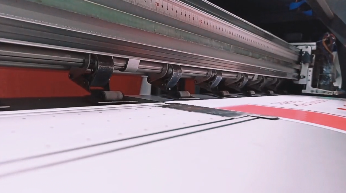 Промышленный принтер на линии